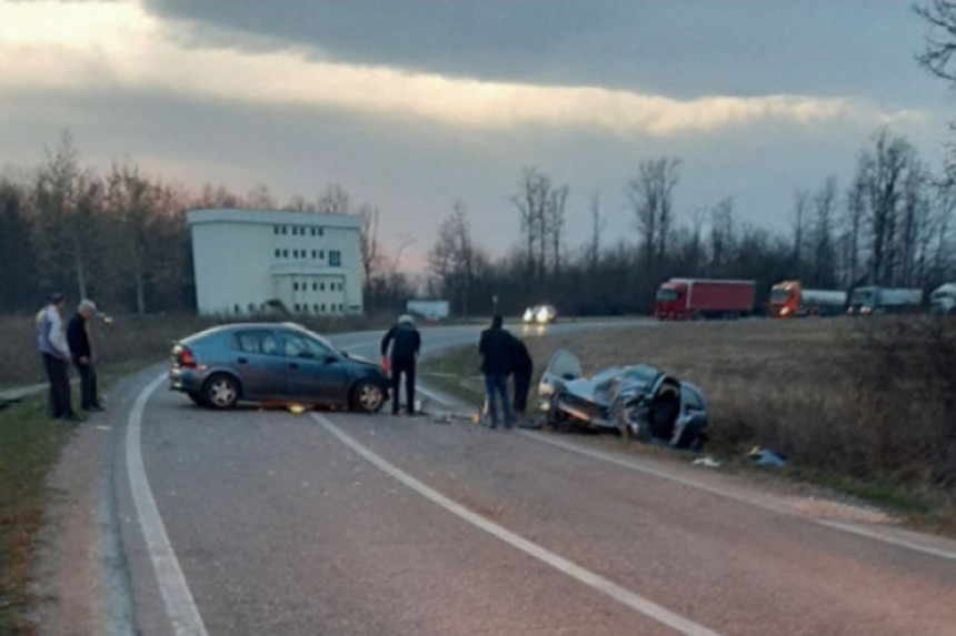 Bijeljina: U sudaru teško povrijeđen 17-godišnjak