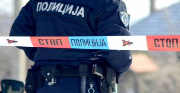 Muškarac sjekirom napadao goste u kafiću