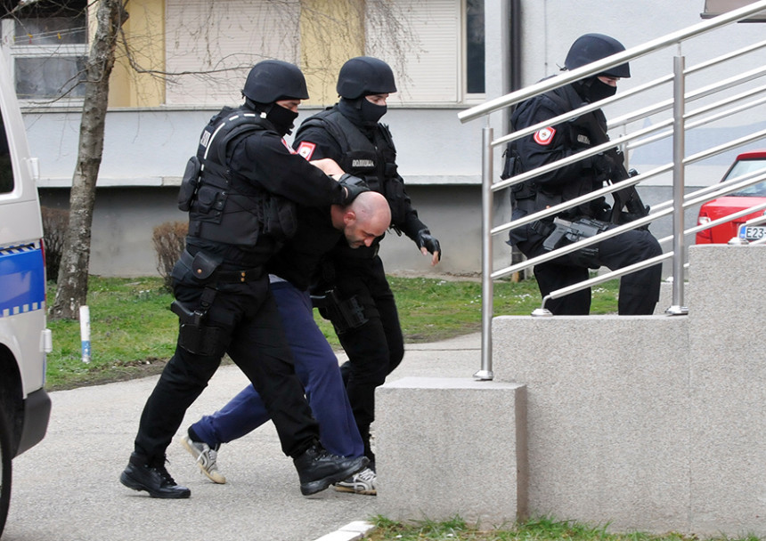 Za pokušaj ubistva policajaca dobio 13 godina zatvora