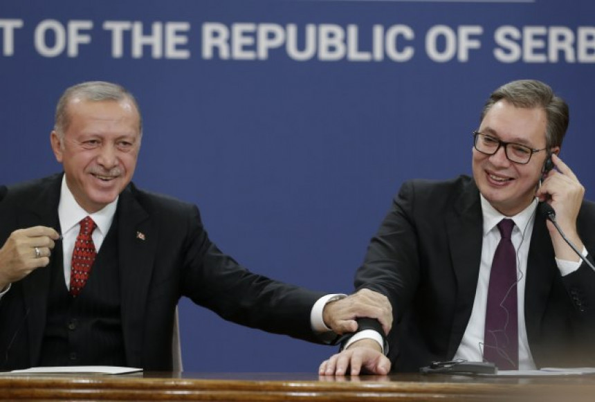Vučić: Gledaću da dovedem Erdogana da proba ćevape