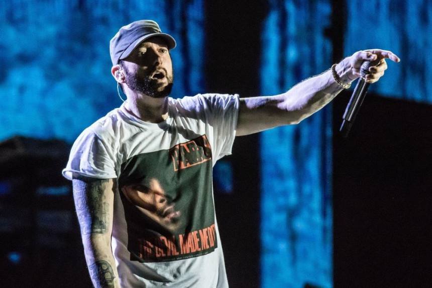 Poznatog repera tužila rođena majka, tražila milione a dobila siću!