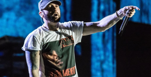 Poznatog repera tužila rođena majka, tražila milione a dobila siću!