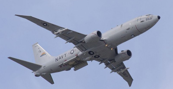 Kineski brod laserom gađao američki avion?