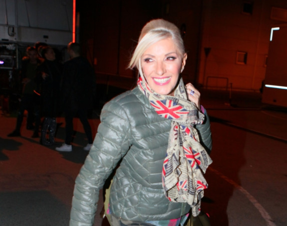 Pevačica u sedmoj deceniji izvadila silikone ali prlanira još jednu operaciju!