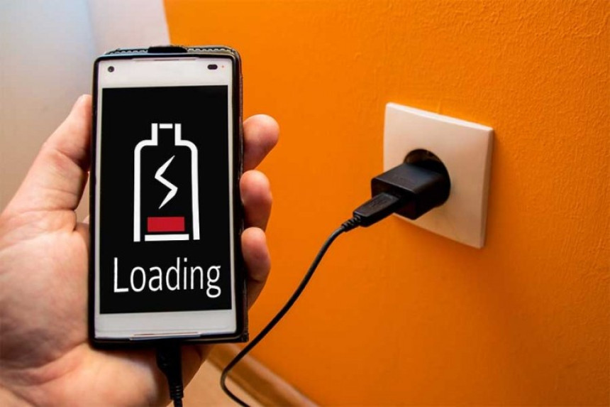 Zakon vraća zamjenjive baterije za sve telefone?