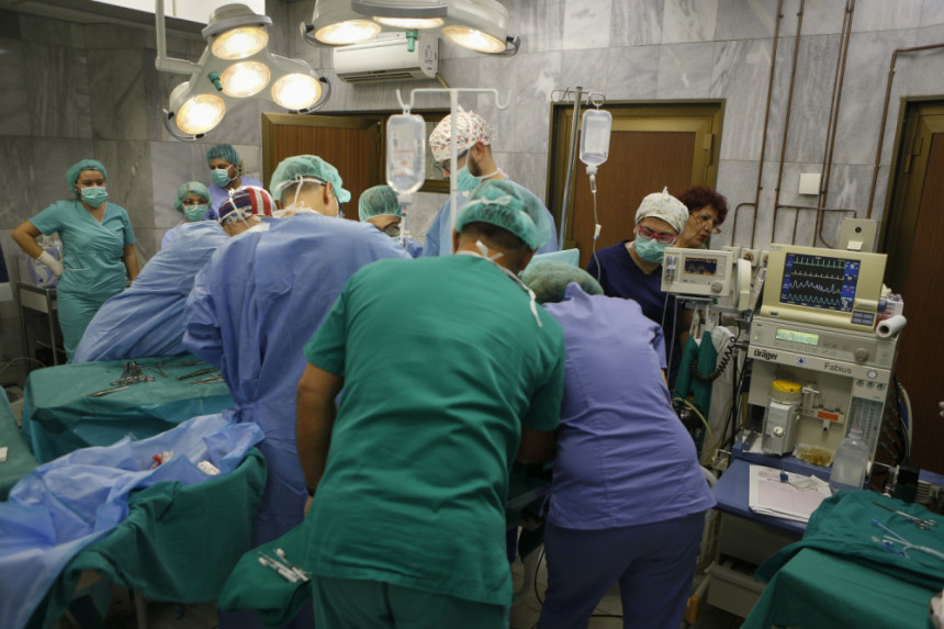 Ugradili stent sa isteklim rokom, ali nastavili da rade?!