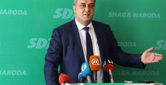 Asim Sarajlić podnio ostavke na sve funkcije u SDA