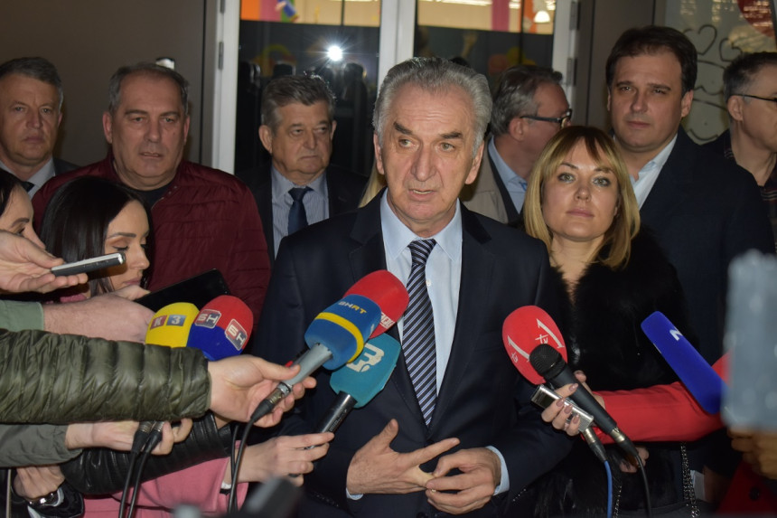 SDS: Ostavka Dodika i javno izvinjenje narodu Srpske