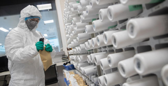 Uloga farmaceutskih kuća u priči o virusu korona