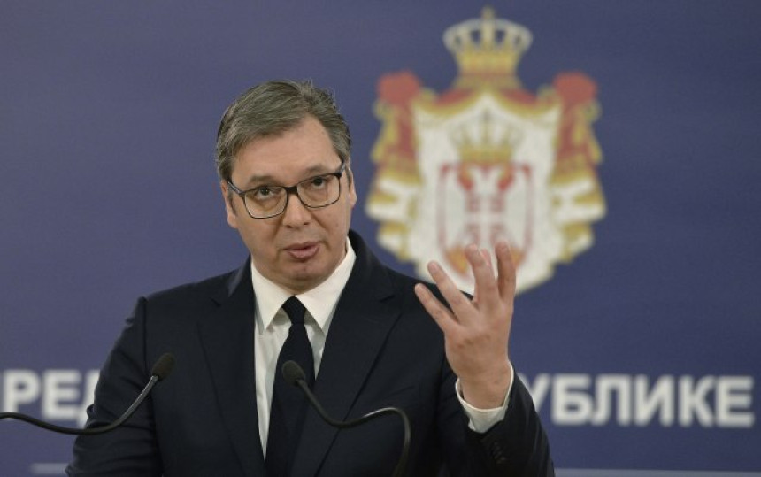 Vučić: 130.000 migranata ide ka granici