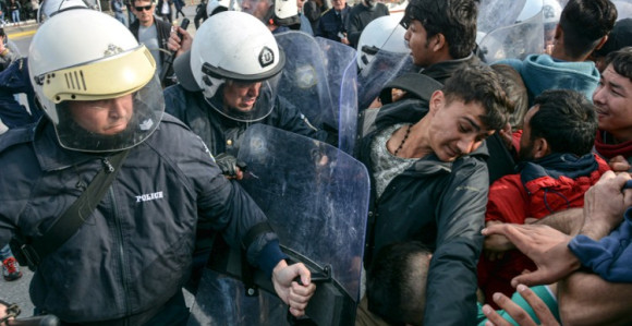 Grčka: Omamljujuće granate i suzavac na migrante