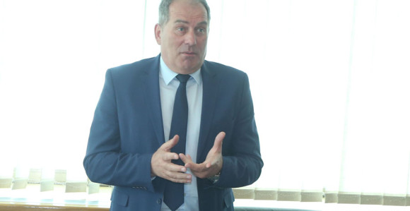 Dodik se upetljao u laži pa fabrikuje druge teme