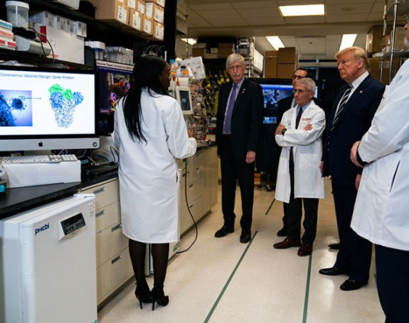 Трамп тражи од фармацеута вакцину против вируса корона