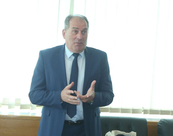 Dodik se upetljao u laži pa fabrikuje druge teme