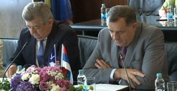 Ko se više uplašio naroda, Mićić ili Dodik!?