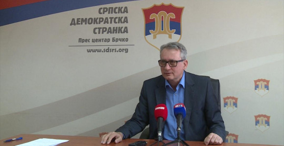 "Ko ne poštuje odluke sam sebe isključuje iz SDS-a"
