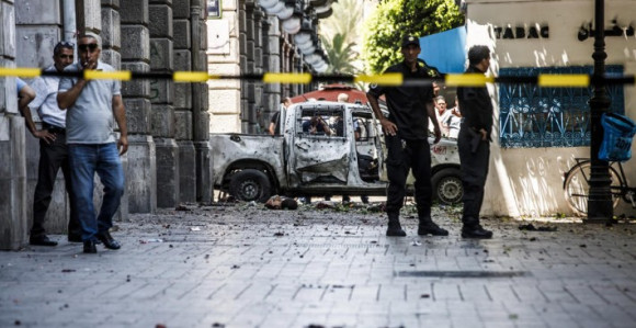 Muškarac se raznio bombom ispred ambasade SAD