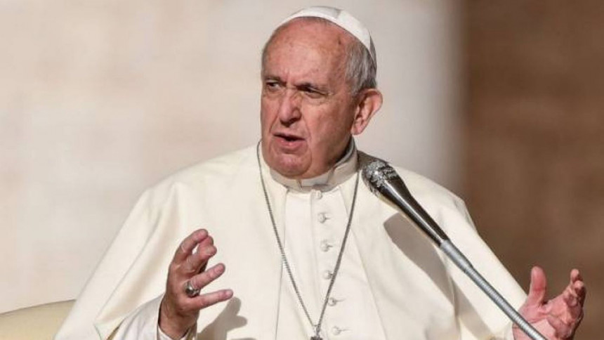 Папа у страху од вируса, отказао јавне наступе