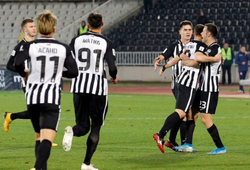 Partizan sa penala do pobede protiv Radničkog