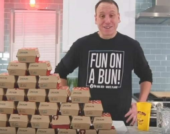 Amerikanac pojeo 32 Big Meka za 39 minuta! (VIDEO)
