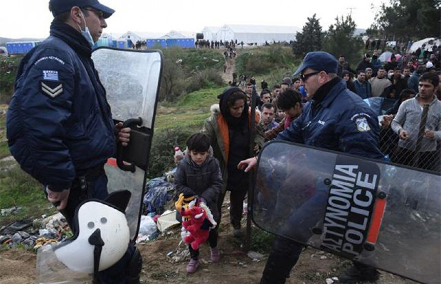 Грчка полиција не попушта пред захтјевом Ердогана