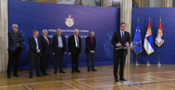 "Zabranjeni javni skupovi, nema obustave nastave"