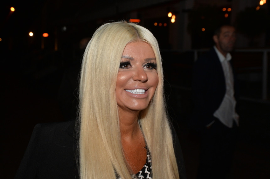 Dara uprkos koroni htela da nastupa ali organizatori joj otkazali!