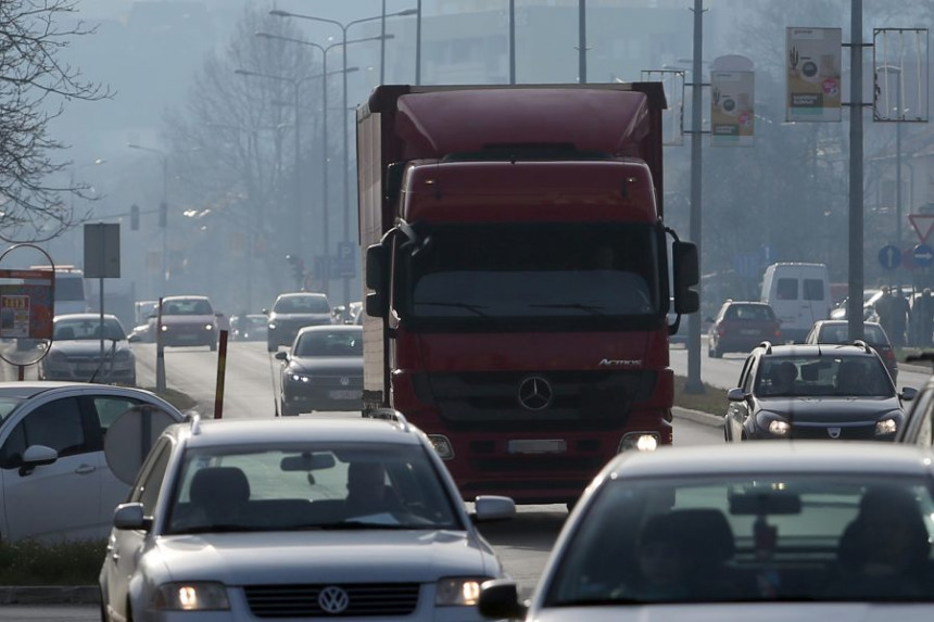 Stotine vozača kamiona iz Evrope stigli na bh.granicu