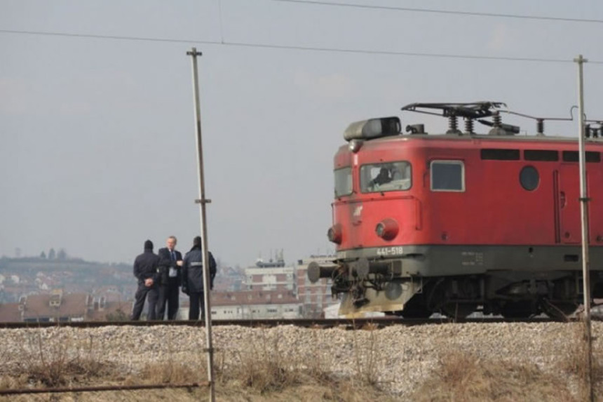 Теретни воз усмртио пјешака код Сарајева