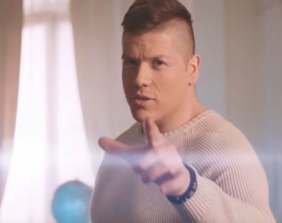 Sloba snimio pravi narodnjački hit!