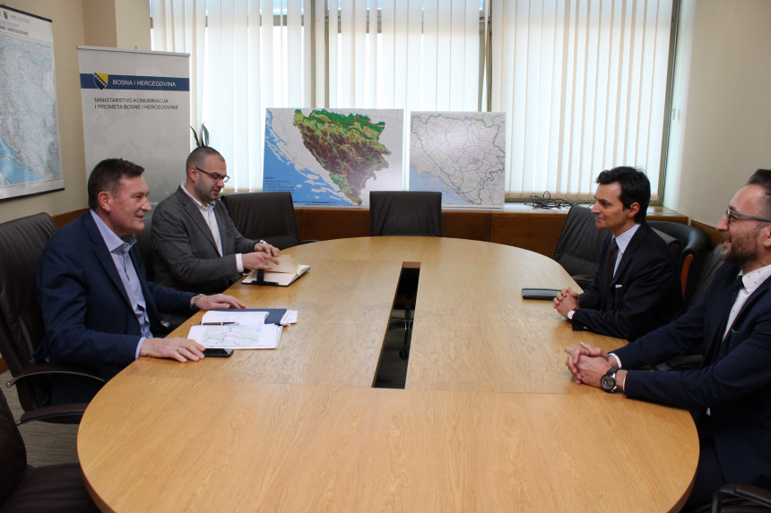 Амбасадор Италије са министром Митровићем и Радончићем