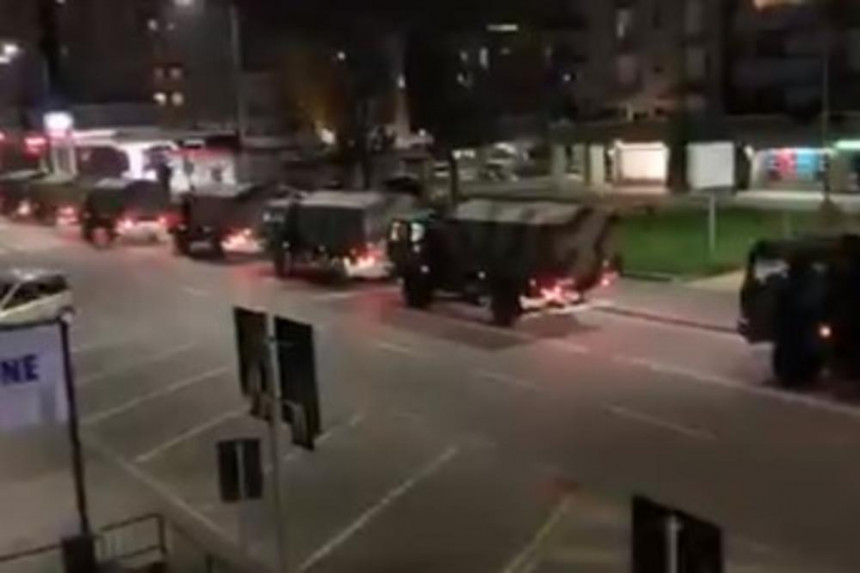 Italija: Vojni konvoj odvozi preminule iz Bergama