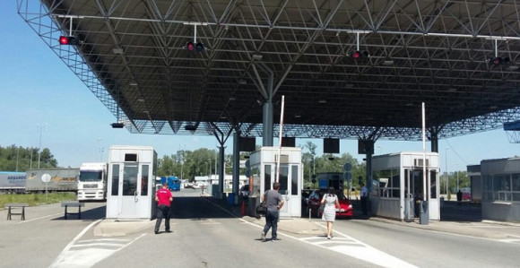 Na prelazu Rača postavljen šator od 400 m2