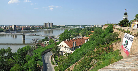 Amerikanac u karantinu u Novom Sadu