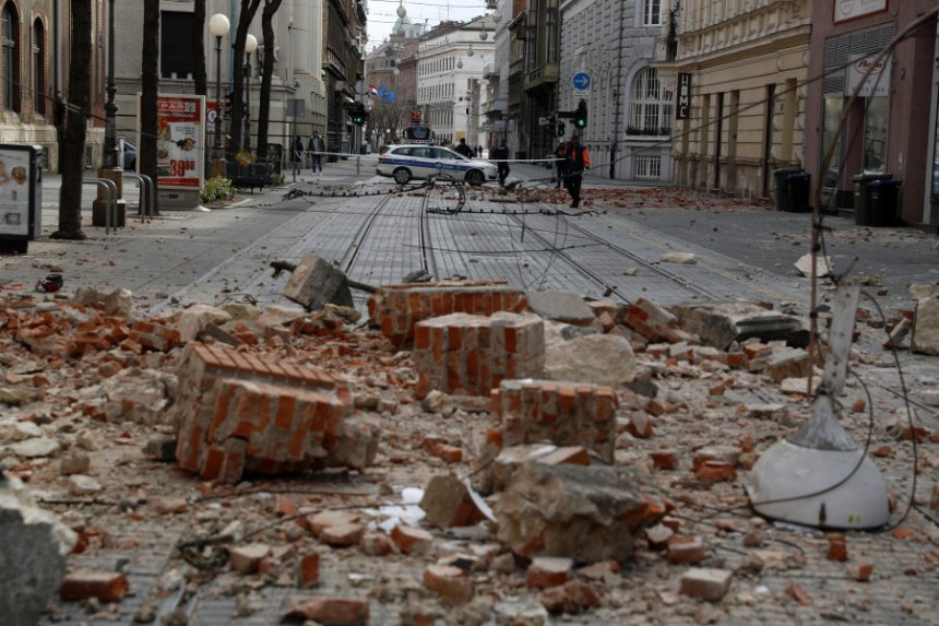 Загреб: Усред хаоса двије бебе дошле на свијет