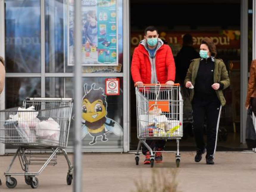 Pored sve više zaraženih, zaštitne maske dobrodošle