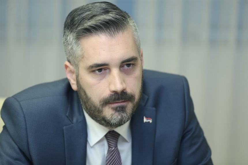 Po hiljadu maraka studentima iz RS u inostranstvu