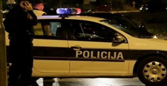 Naoružani pokušali pljačku pumpe, povrijeđen policajac