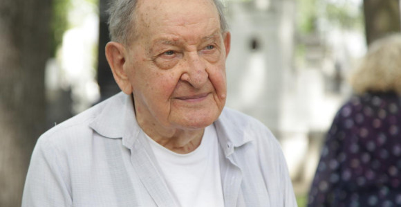 Vlasta (94) bi rado da razvozi lekare ali zbog godina ne sme napolje!