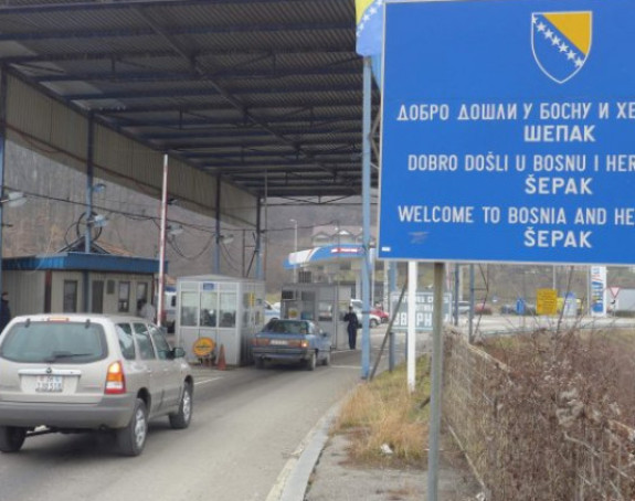 Na ulazu u BiH duga kolona kamiona na GP Gradiška