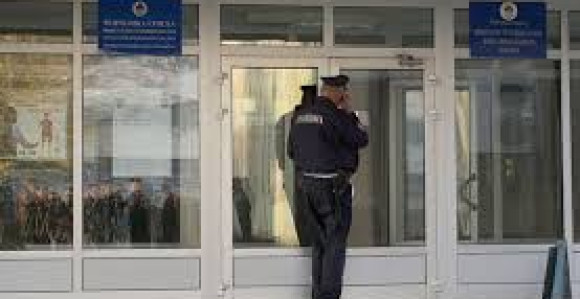 I advokatu nejasno zašto Begića dugo drže u policiji