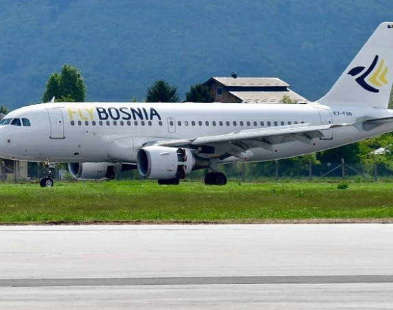 Посада авиона у заштитним одијелима до Рима и назад