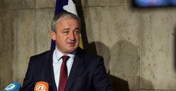 Zbog mjera pomoći privredi treba da zasjeda parlament!