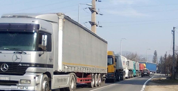 Kod Malog Zvornika za prelaz u BiH se čeka do 18 sati