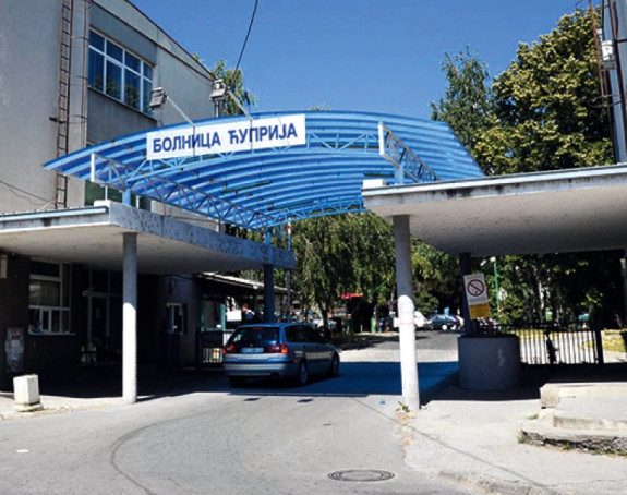 Zaraženo devet medicinara. jedan ljekar preminuo