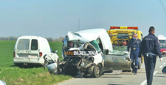 Težak udes kod Bijeljine, vatrogasci izvukli vozača