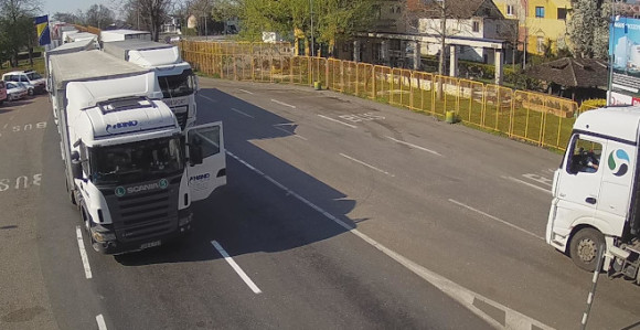Granični prelaz Gradiška: Stvaraju se duge kolone