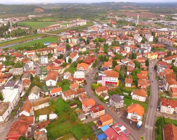 Derventa: Jedna osoba zaražena, 18 lica u karantinu