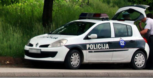 Poginuo muškarac tokom prevrtanja traktora