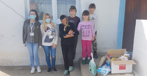 Humani ljudi pomažu ugroženim ljudima u Semberiji
